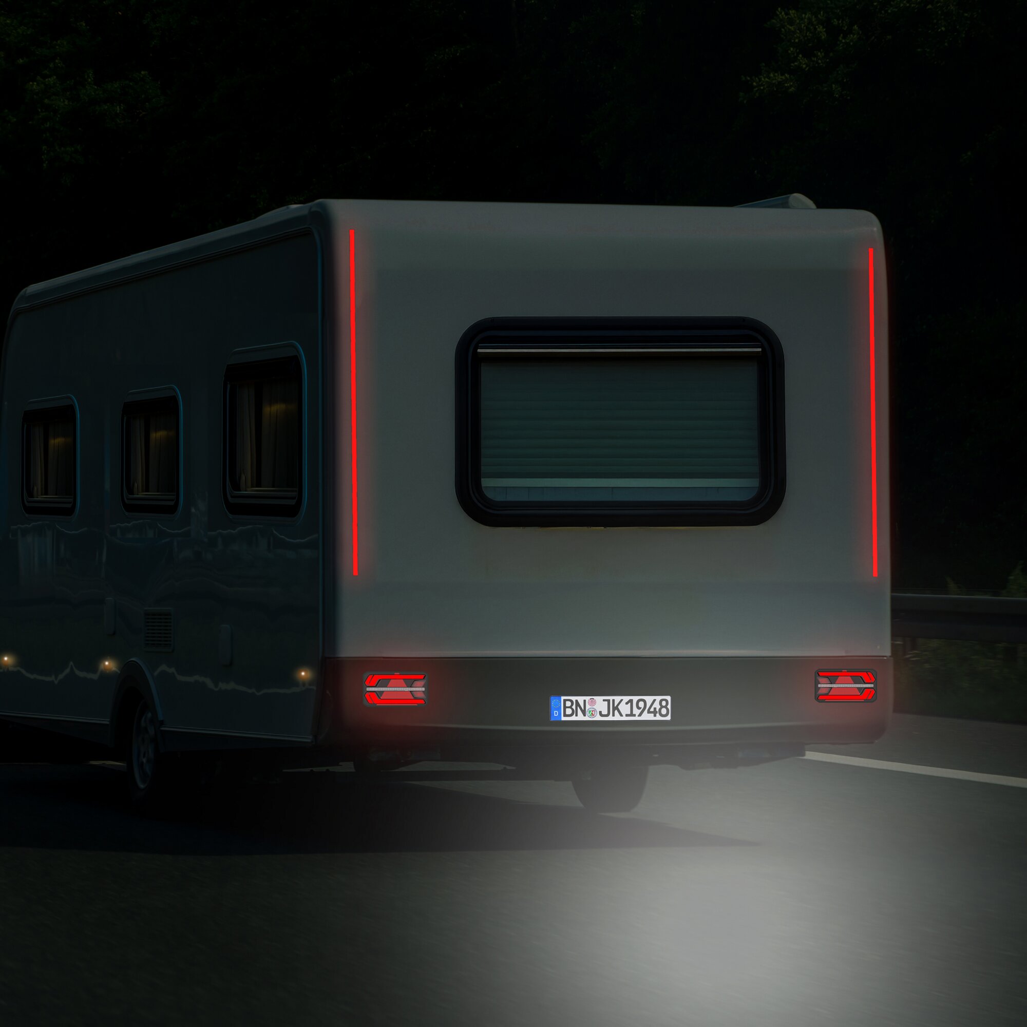 Multifunktionsleuchte mit integrierter Abfragesimulationsschaltung, rechts