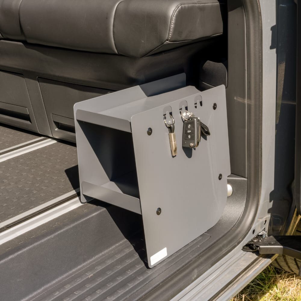 Schuhaufbewahrung shoeBOXX für VW T5/T6/T6.1, Fahrerseite